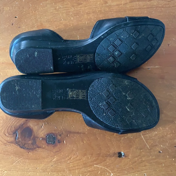 Naturalizer black flats - Picture 3 of 4